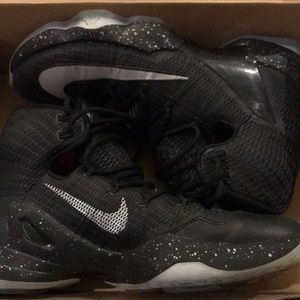 Lebron James 13 shoe